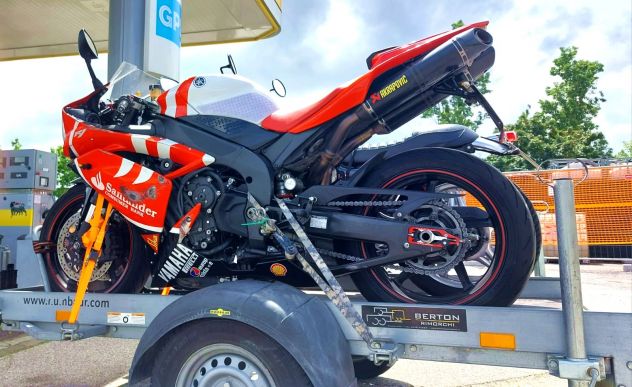 Trasporti specializzati per moto scooter vespa noleggio carrello moto