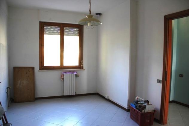 Allerona - Vendesi abitazione cieloterra con garage, balconi e magazzini - Foto 4
