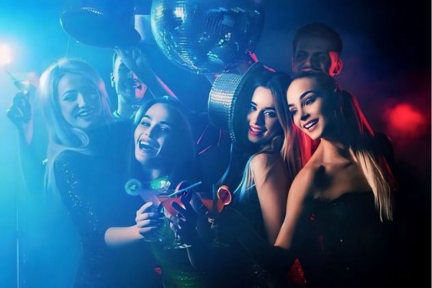 LAVORO NIGHT CLUB / LAP DANCE - Ragazza Immagine - Foto 2