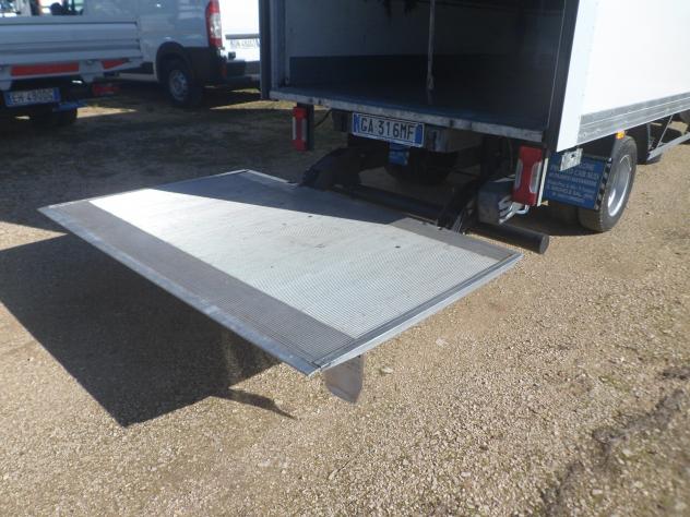 Iveco Daily 35c16 furgonatura con pedana - Foto 6