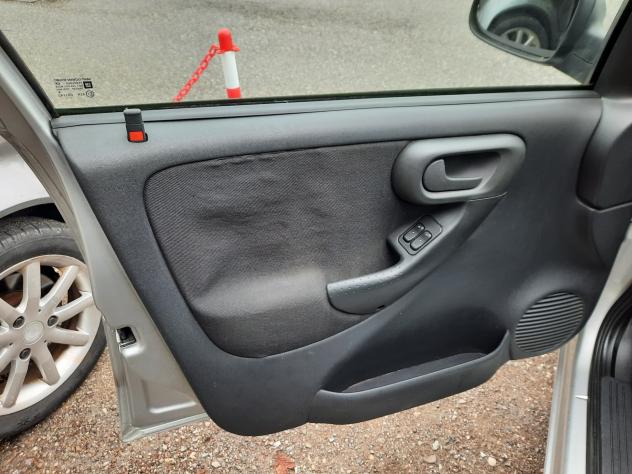 Opel Corsa 1.0i 12V cat 5 porte OK NEOPATENTATI !!!! - Foto 10