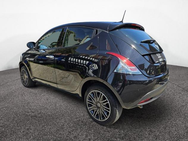 Lancia Ypsilon 1.0 FireFly 70cv Hybrid - Foto 6