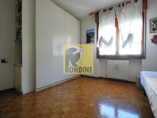 Spazioso appartamento in ottimo stato con 3 camere da letto - Foto 17