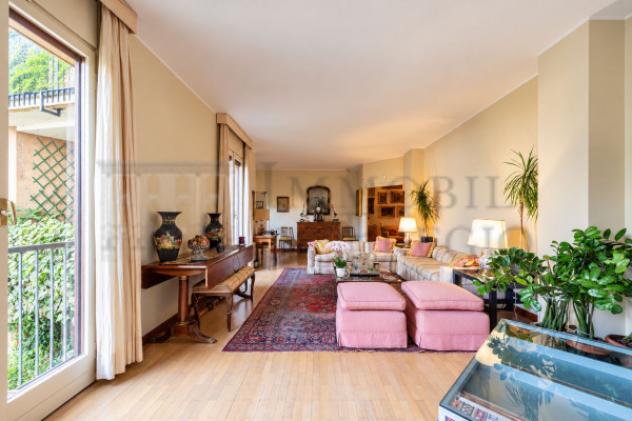 Appartamento di 236 m² con 5 locali e box auto doppio in vendita a Milano - Foto 2