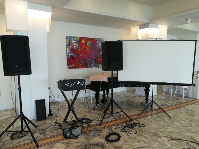 Noleggio casse Amplificate jbl piu mixer soundcraft Napoli e provincia - Foto 4