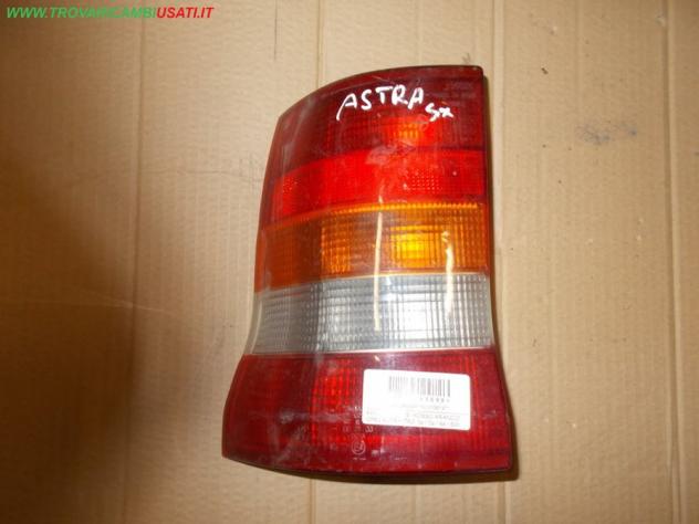 FANALE POST.S. ROSSO ARANCIO OPEL ASTRA (T92) 3p / 5p / 4p / SW  Parti elettriche  Fanaleria  Fanali  Fanale post. sx. OPEL - ASTRA E - 01-11-1991 - 0