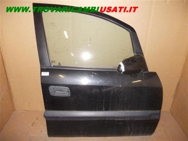 PORTA ANT.D. NERO MET. CON ALZACR. OPEL ZAFIRA (T98)  Carrozzeria  Lamierati esterni  Porte  Porta ant. dx. OPEL - ZAFIRA A - 01-04-1999 - 01-07-2005