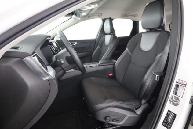 VOLVO XC60 XC60 B4 (d) automatico Momentum Pro rif. 23956485 - Foto 2