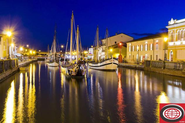 CESENATICO: casa abbinata ai lati DA RISTRUTTURARE con GIARDINO PRIVATO e POSTI AUTO - vista portocanale - Foto 5