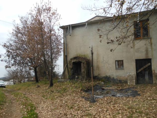 Casa indipendente affiancata per un lato su due livelli per un totale di mq 80 con terreno circostante di mq 3.000 - Foto 7