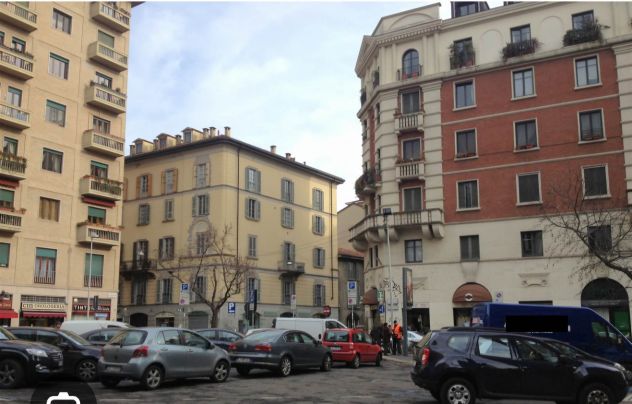 NEGOZIO - MILANO ZONA MISSORI/CARROBBIO
