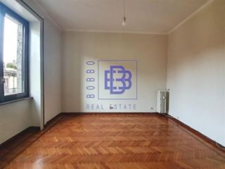 Trilocale piano alto con balcone