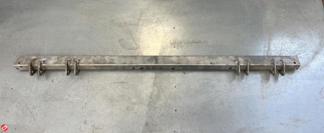 1404560 TRAVERSA SUPPORTO ASSE POSTERIORE MICROCAR M8
