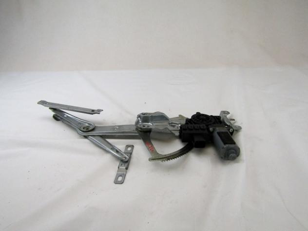 93178695 MOTORINO MECCANISMO ALZA-VETRO ALZA-CRISTALLO PORTA ANTERIORE SINISTRA OPEL ASTRA H SW 1.9 D 88KW 6M 5P (2008) RICAMBIO USATO 13101480