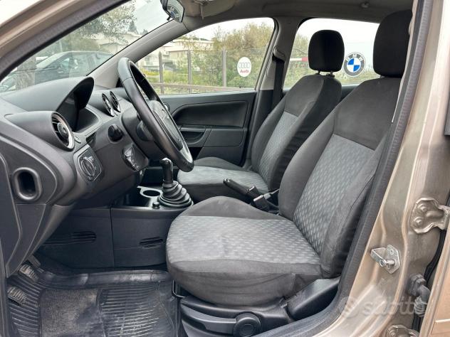 Ford Fiesta 1.4 TDCi 5p. Zetec - Foto 6