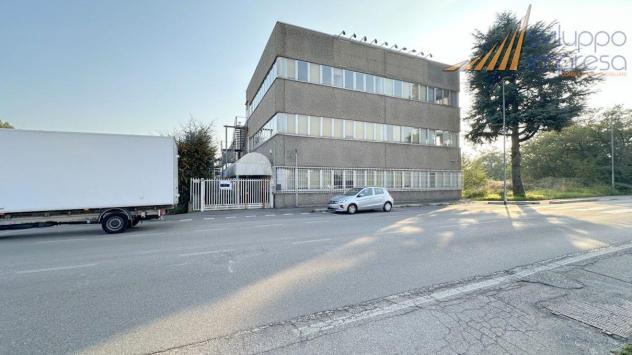 CAPANNONE INDIPENDENTE CON PALAZZINA UFFICI VICINANZE AUTOSTRADA A8 - Foto 9