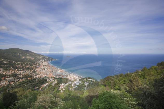 Alassio, villa trifamiliare con stupenda vista di tutto il golfo. - Foto 3