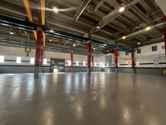Immobile di 2000 m² con 1 locale in affitto a Lumezzane - Foto 4