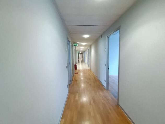 Immobile di 279 m² con più di 5 locali in affitto a Sesto San Giovanni - Foto 6