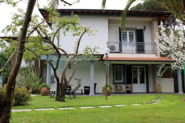 Villa in vendita a Forte dei Marmi 500 mq Rif: 1335072