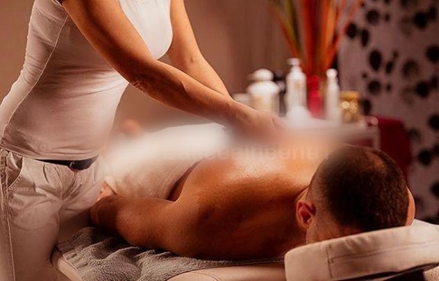 MELISSA-massaggio con olio caldo sul lettino...Nuovissima sensuale massaggiatric - Foto 5 Tel:3715779228
