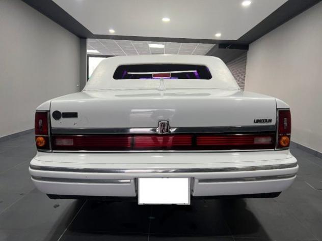 LINCOLN Town Car EXECUTIVE 40R Limousine rif. 21930080 - Foto 5