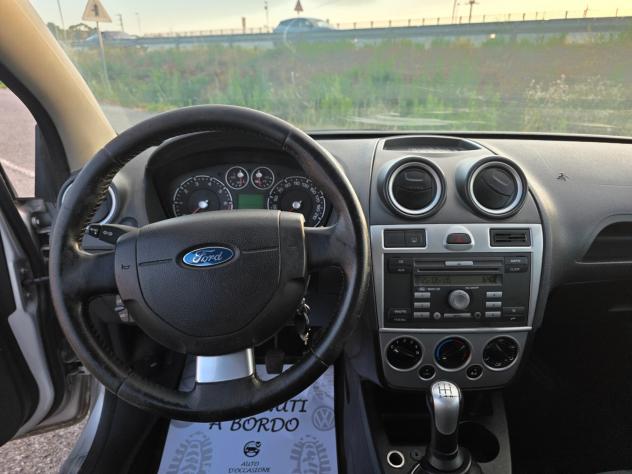 Ford Fiesta 1.2 16V 5p. Titanium - Foto 10