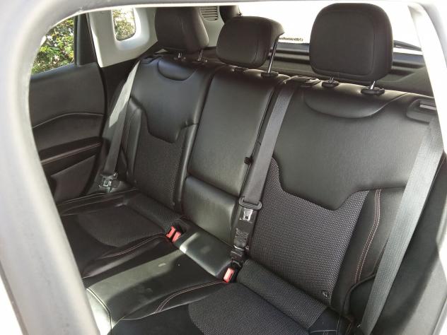 Jeep Compass 1.6 Multijet II 2WD Limited - Foto 8