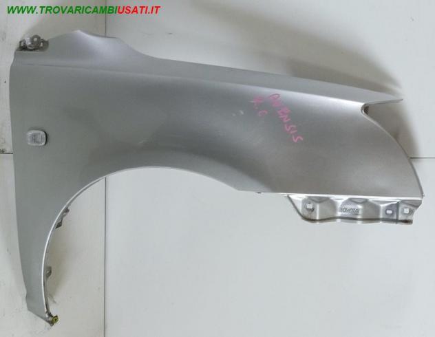 PARAFANGO ANT.D. GRIGIO MET. 999-U1308640 Carrozzeria  Lamierati esterni  Fiancate  Parafango ant. TOYOTA - AVENSIS 4 porte / SW - 01-05-2003 - 01-12-