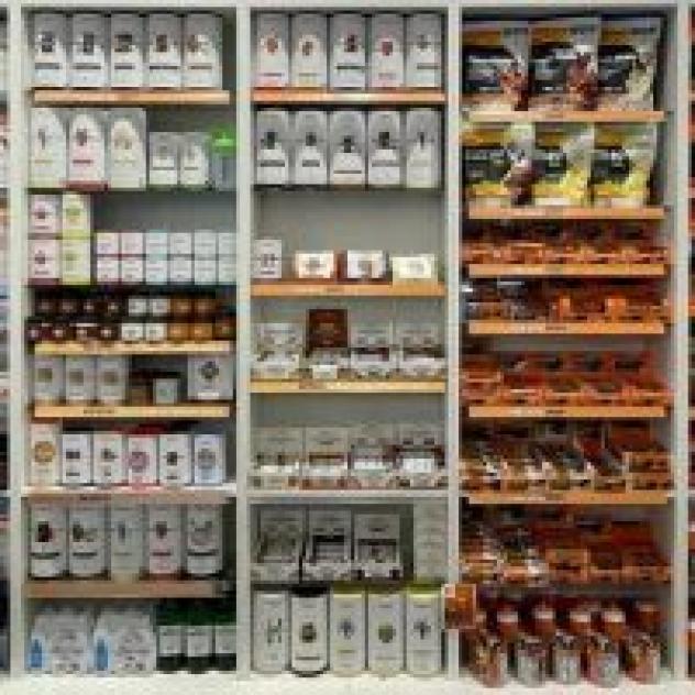 Farmacia Calatafimi Sanitaria Centro di Estetica Veterinaria - Foto 2