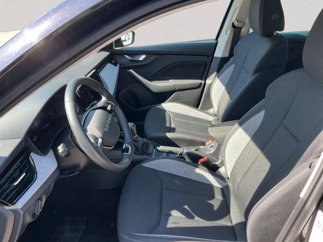 Škoda Kamiq 1.0 TSI Black Dots DSG 85kW - Foto 10