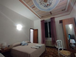 Room in Salita San Rocco, Genova for 90 m² with 2 bedrooms