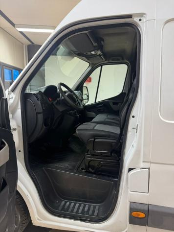 Renault Master T35 2.3 dCi/145 PM Cabinato Twin Turbo S&S - Foto 4