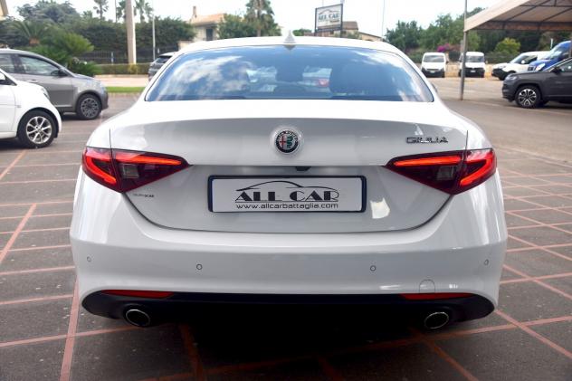 Alfa Romeo Giulia 2.2 Turbodiesel 190cv AT8 Executive - Foto 6