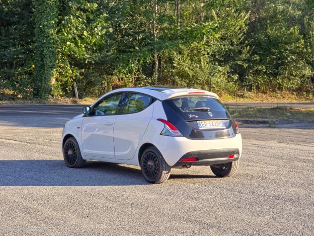 Lancia Ypsilon 1.2 69 CV 5 porte S&S Silver E5B Manuale NEO 2013 - Foto 4