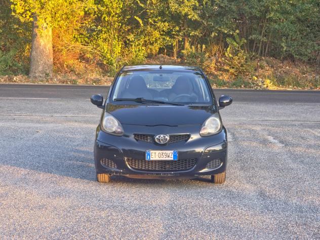 Toyota Aygo 1.0 12V VVT-i 3 porte Lounge Connect E5 Manuale NEO 2014 - Foto 2