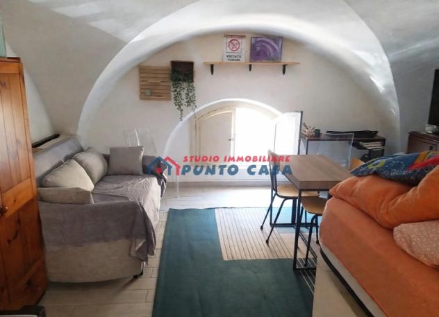 CENTRO STORICO – Via Osorio – Monolocale al piano ammezzato + w.c. – 40 mq ca. Buone condizioni, ottima posizione. Euro 40 mila CL G - Foto 5