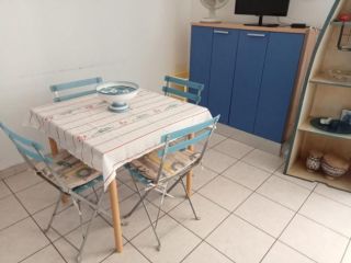 APPARTAMENTO di 3 vani e di 40 mq (FOLLONICA) rif. M10