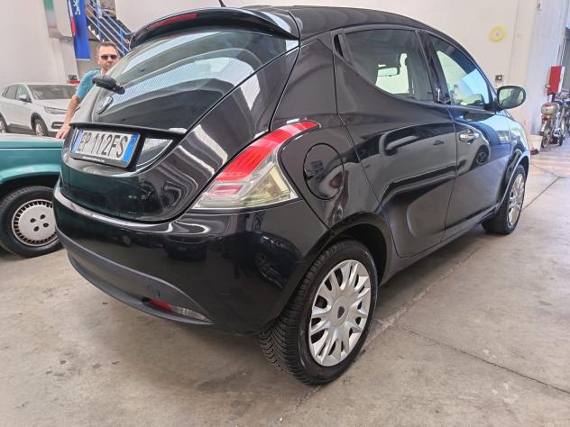 Lancia Ypsilon 1.3 MJT 16V 95 CV 5 porte S&S Silver - Foto 5