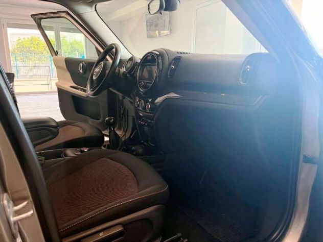 MINI One D Countryman 1.5 TwinPower Turbo 115 CV Business - Foto 10
