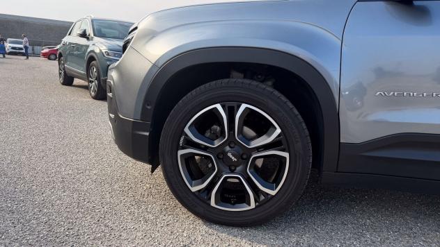 Jeep Avenger Avenger 1.2 turbo Summit fwd 100cv - Foto 4
