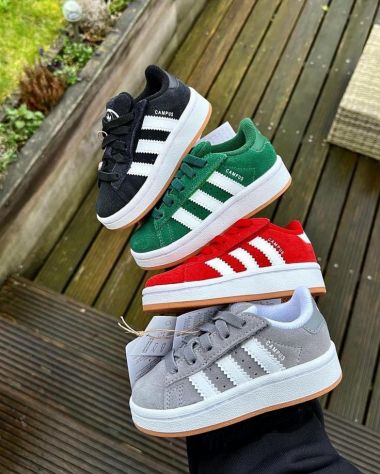 Sneakers Uniche e di Tendenza: Vendita al Dettaglio e in Lotto in Tutte le Tagli - Foto 7
