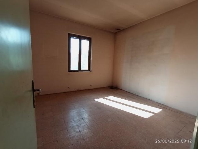 APPARTAMENTO INDIPENDENTE di 4 vani e di 100 mq (CAMAIORE) rif. 1050 - Foto 9