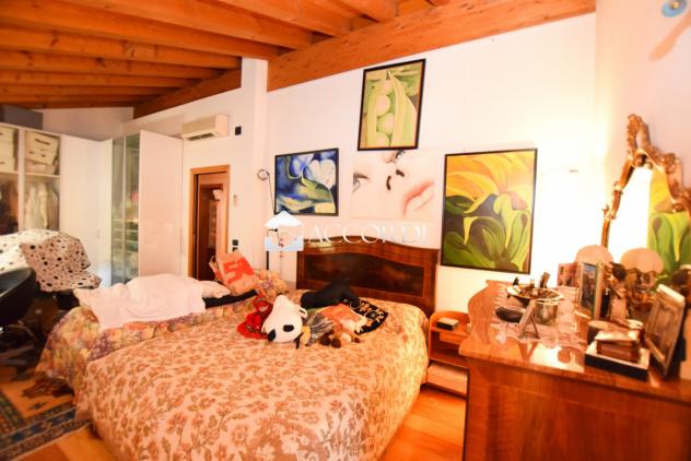 CASA INDIPENDENTE di 8 vani e di 240 mq (CASTELFRANCO VENETO) rif. SW144 - Foto 14