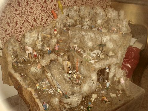 PRESEPE ARTIGIANALE CON CASCATA ACQUA - Foto 3