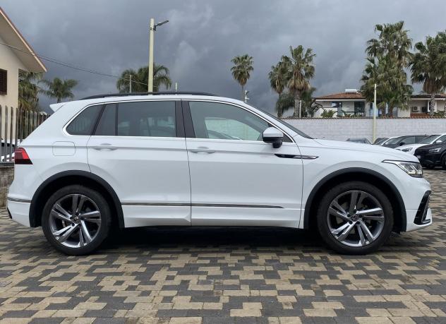 Volkswagen Tiguan R-Line 2.0 TDI 150 CV DSG - Foto 7