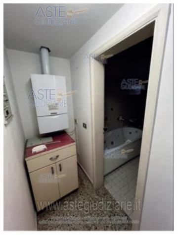 IMMOBILI-IMMOBILE RESIDENZIALE-Viale Sardegna n. 42 - Foto 2