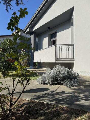 Suzzara vendesi casa indipendente 6 vani 230 Mq - Foto 2