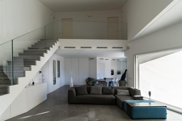 Eleganza Contemporanea e Vista Panoramica nella Villa di Design in classe A a Triuggio Montemerlo - Foto 13
