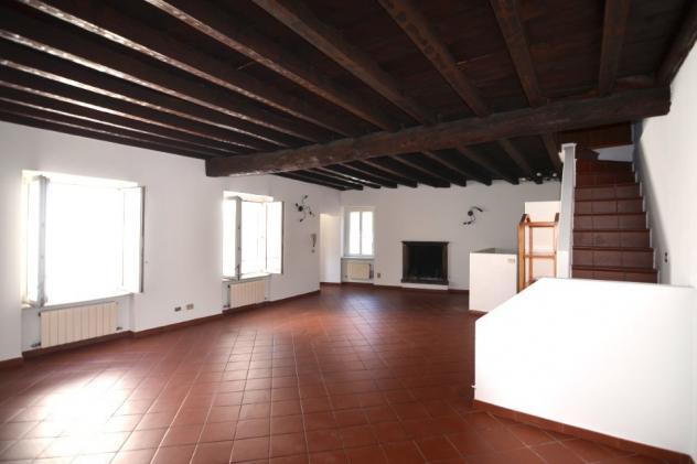 TRILOCALE SU DUE LIVELLI PARZIALMENTE ARREDATO IN CENTRO LECCO – ZONA PEDONALE - Foto 9